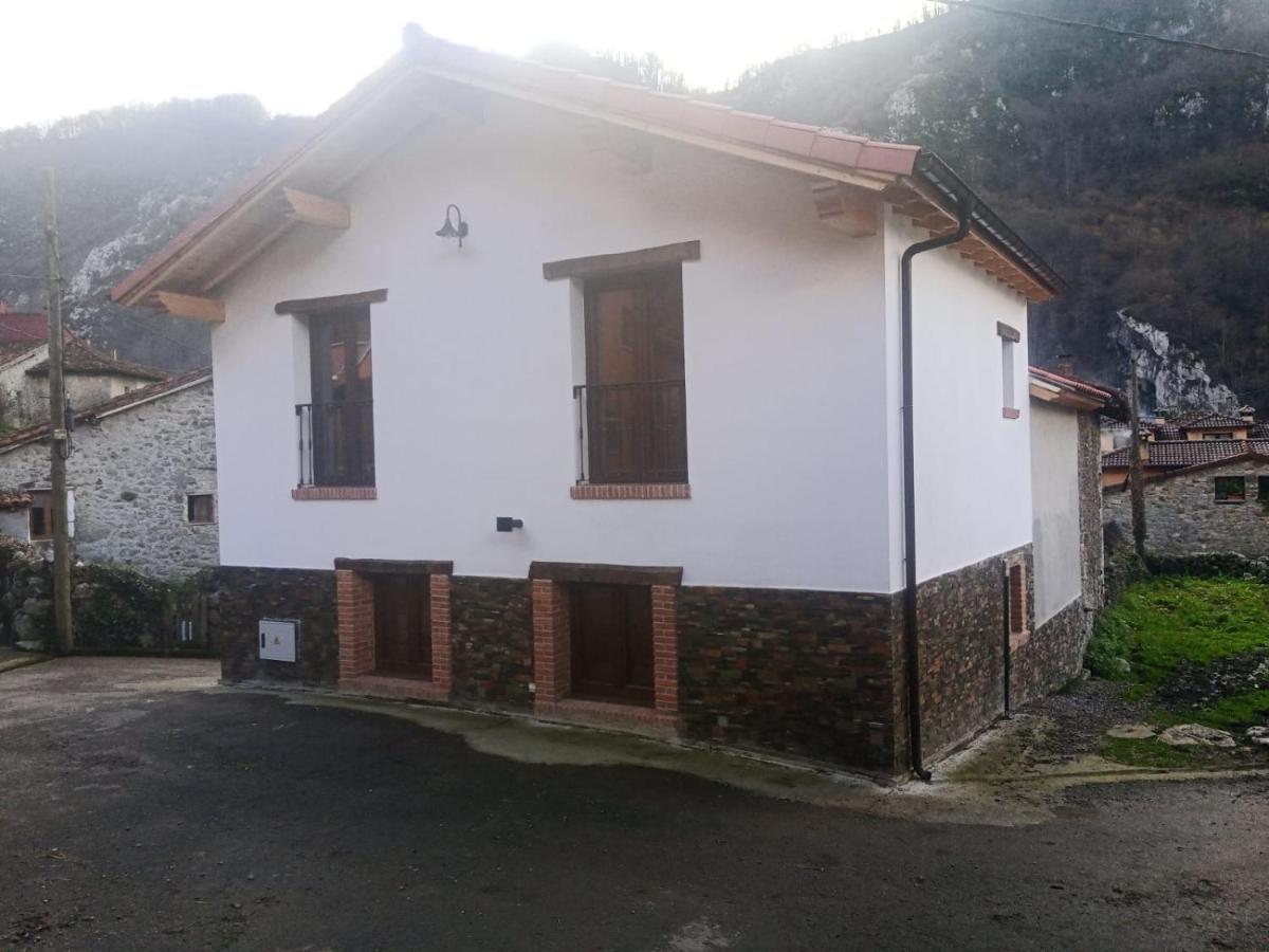 Casa Rural Gueilones, Parque Natural De Ponga Sobrefoz المظهر الخارجي الصورة