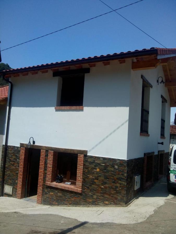 Casa Rural Gueilones, Parque Natural De Ponga Sobrefoz المظهر الخارجي الصورة
